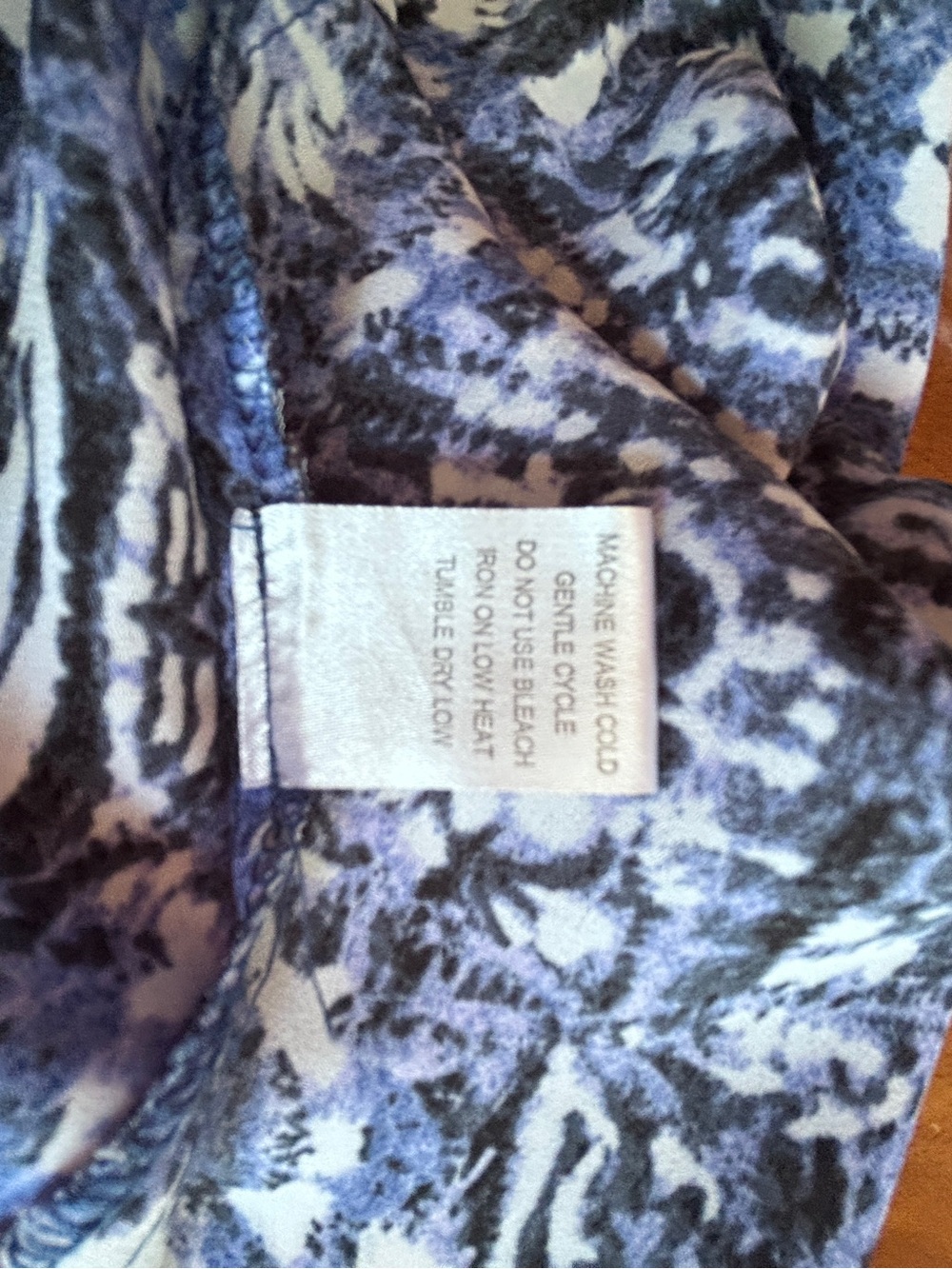 Violet + Claire Blue and White Print Sleeveless Top Scoop Neck Layered Back M - Picture 5 of 5